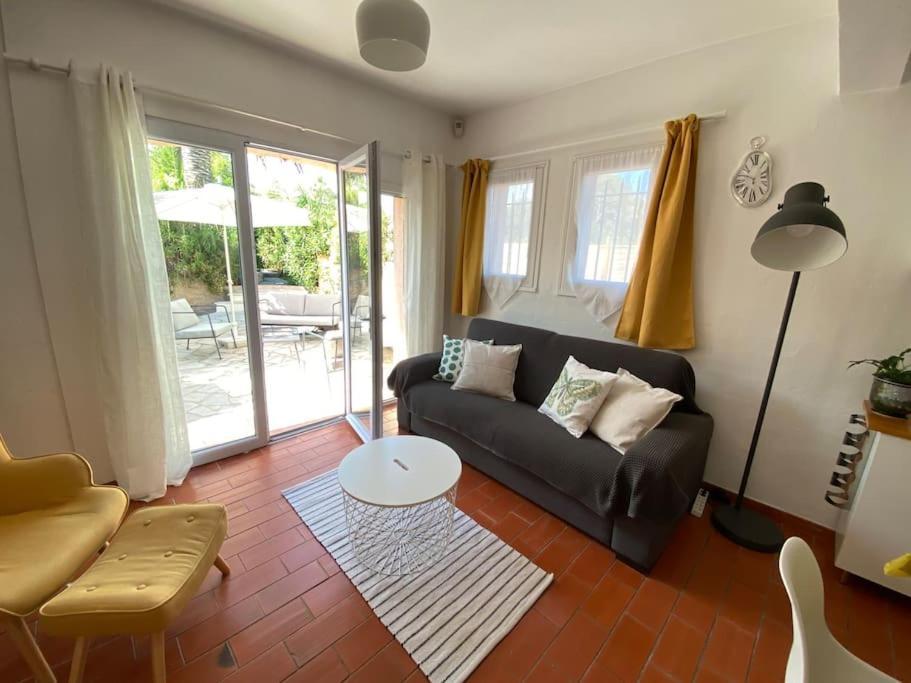 Simone, Appartement Maison, Quartier Calme, Grande Terrasse, Spa, Barbecue, 2 Chambres Fréjus 外观 照片