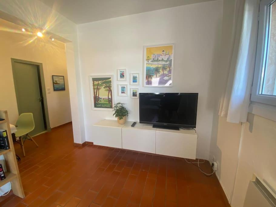 Simone, Appartement Maison, Quartier Calme, Grande Terrasse, Spa, Barbecue, 2 Chambres Fréjus 外观 照片
