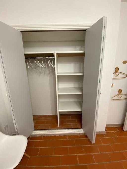 Simone, Appartement Maison, Quartier Calme, Grande Terrasse, Spa, Barbecue, 2 Chambres Fréjus 外观 照片