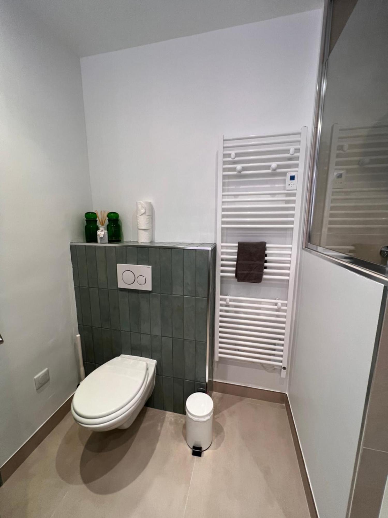 Simone, Appartement Maison, Quartier Calme, Grande Terrasse, Spa, Barbecue, 2 Chambres Fréjus 外观 照片
